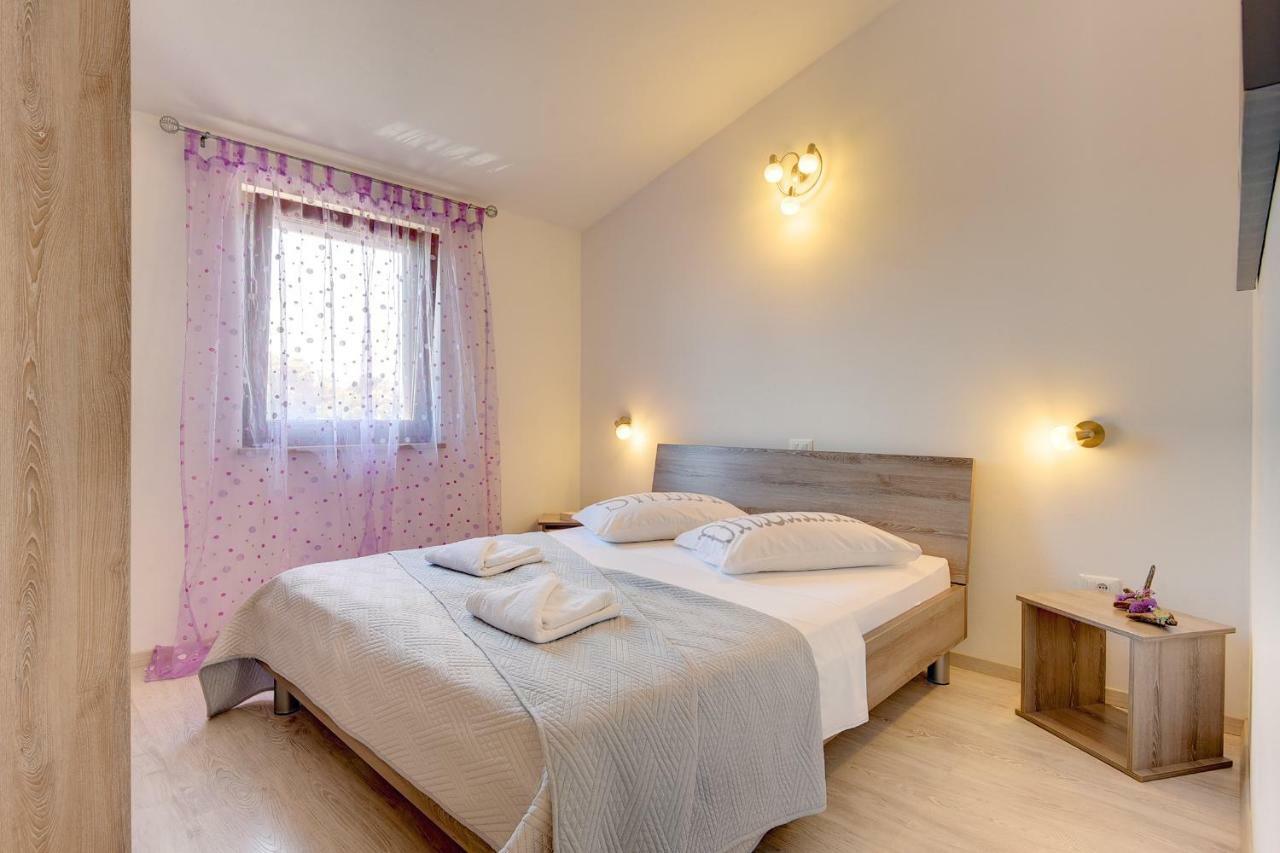 Apartments Buic Vinkuran Exterior foto